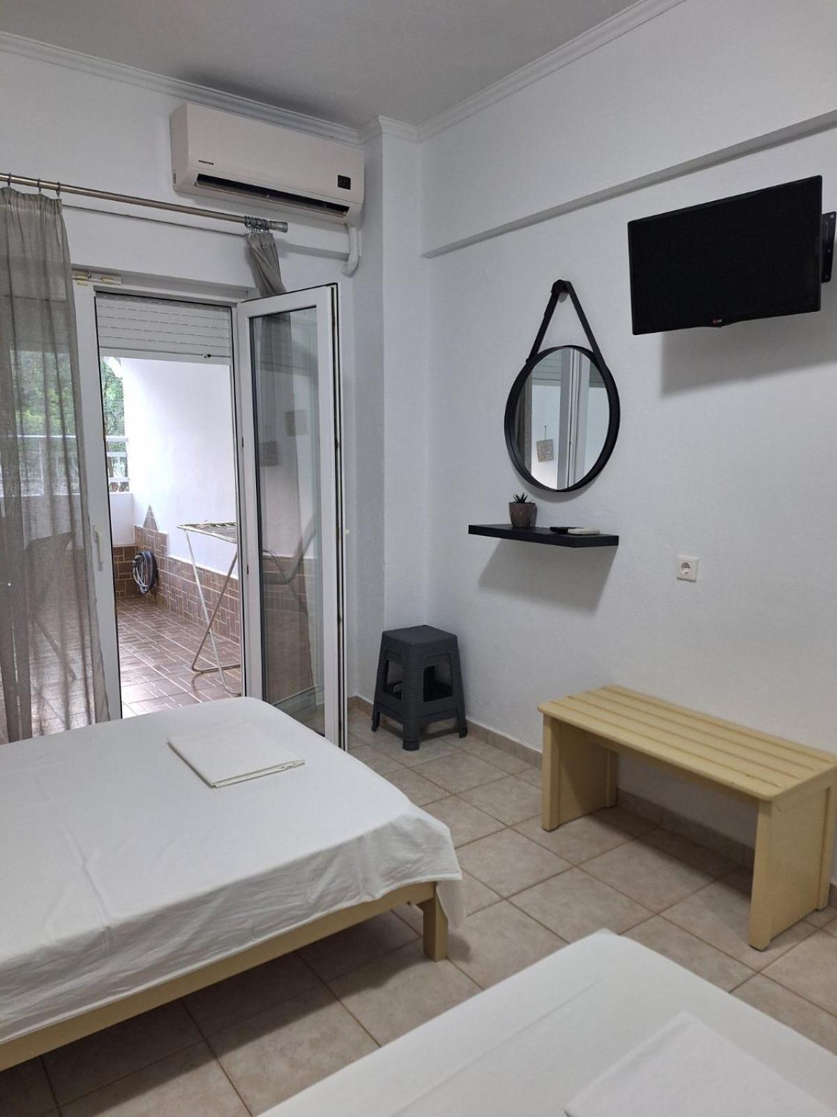 Achilleas Apartments Paralia Skotinis Exterior photo
