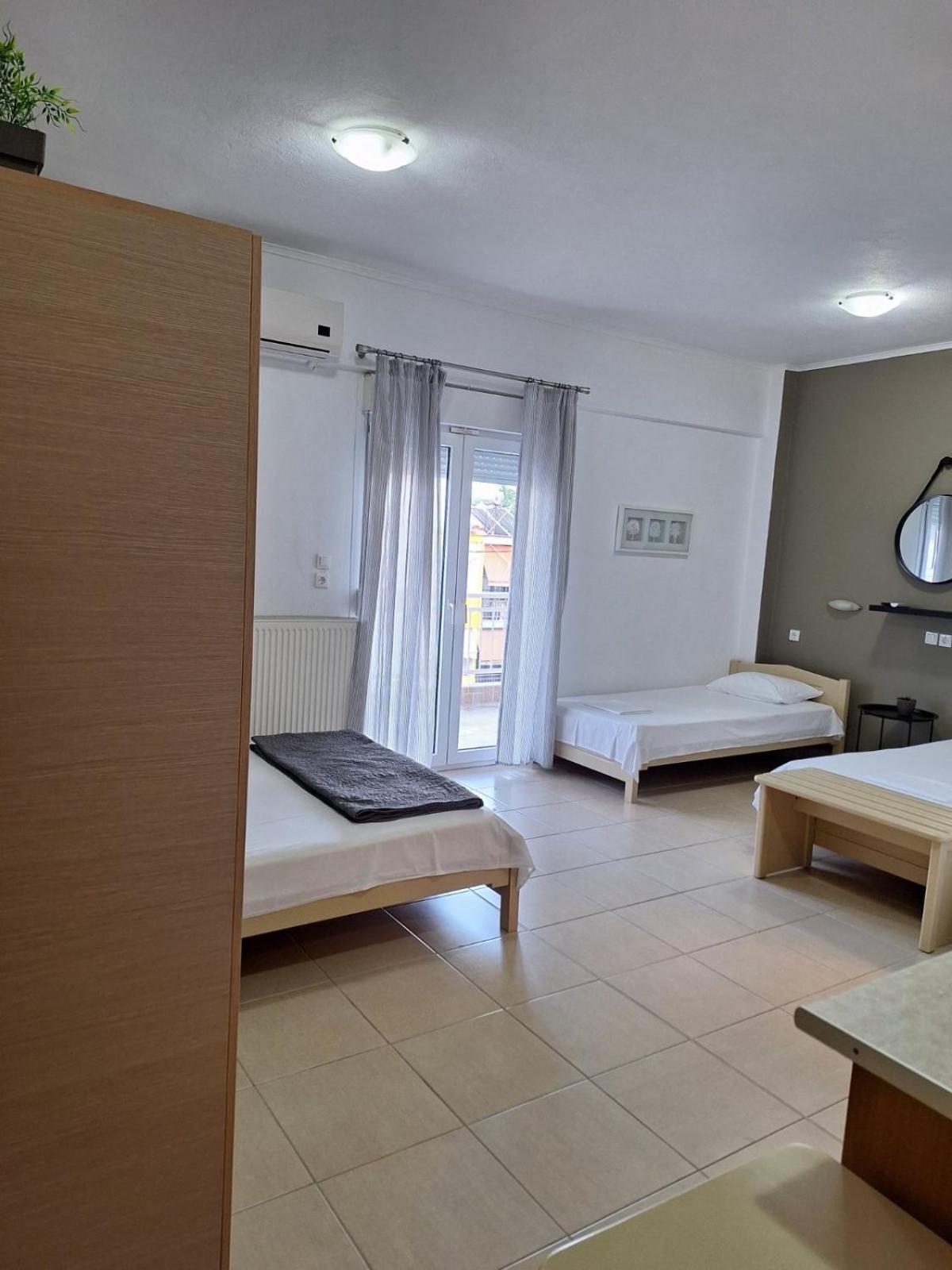 Achilleas Apartments Paralia Skotinis Exterior photo